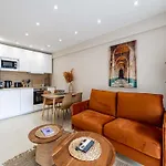 Renovated Flat 250m From The - Town Centre - 2br 6p Apartment *