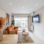 Apartment Renovated Flat 250m From The - Town Centre - 2br 6p