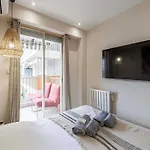 Apartment Renovated Flat 250m From The - Town Centre - 2br 6p Antibes