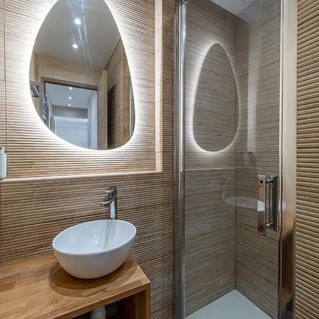 Renovated Flat 250m From The - Town Centre - 2br 6p Apartment