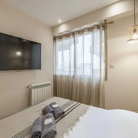 Renovated Flat 250m From The - Town Centre - 2br 6p Apartment