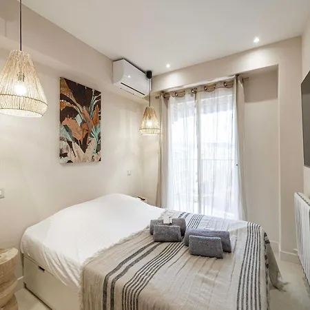 Apartment Renovated Flat 250m From The - Town Centre - 2br 6p *