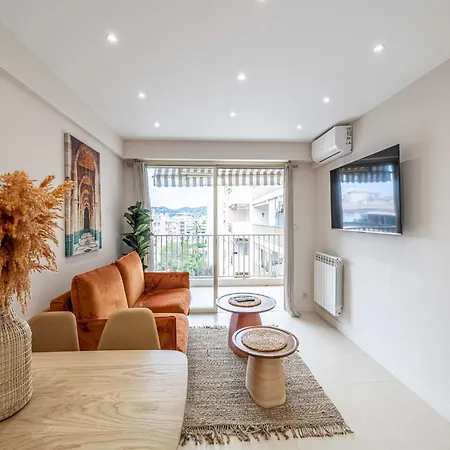 Lejlighed Renovated Flat 250m From The - Town Centre - 2br 6p
